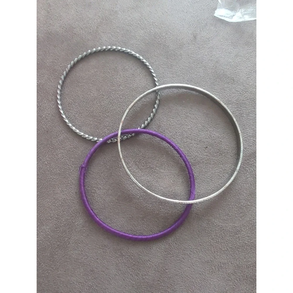 Set‎ Of 3 Bracelets With Silver Tones And Purple Tones